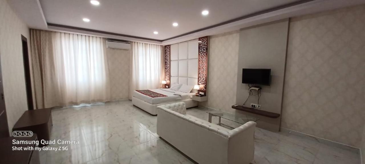 Ymca Seacom Inn Колката Екстериор снимка