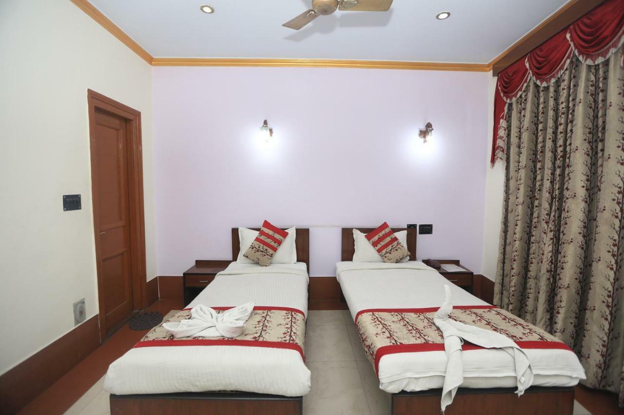 Ymca Seacom Inn Колката Екстериор снимка